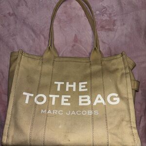 Marc Jacobs Women's The Large Tote Bag